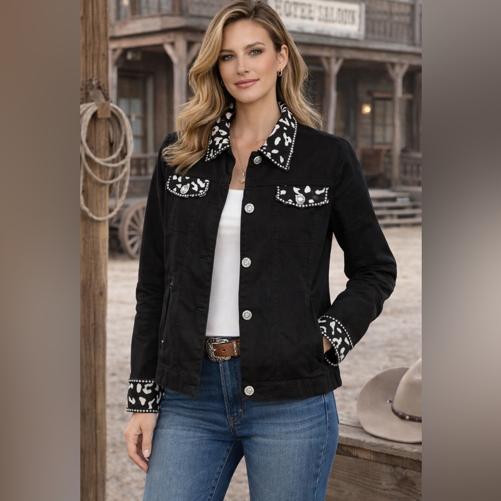 Black Western rhinestone woman’s jacket. Size L
